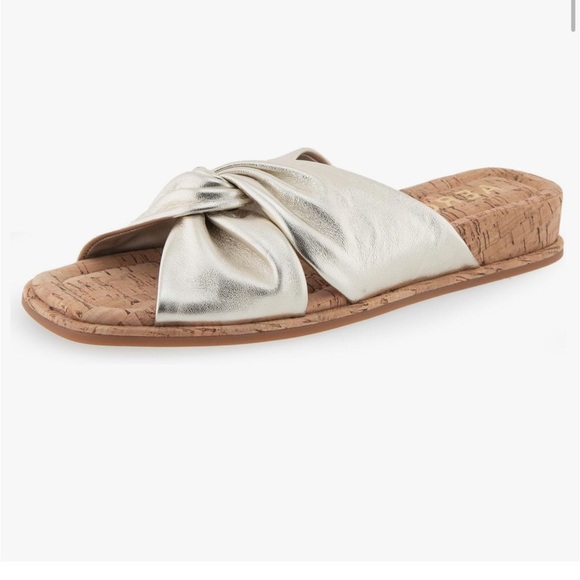 Aerosoles Brady Soft Gold Leather Women’s Slide Sandals New in Box size 7.5 - Picture 1 of 6